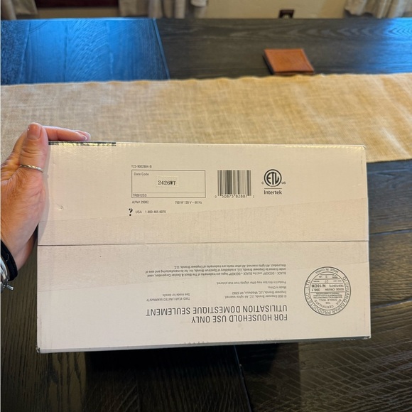 Black & Decker Stainless Steel 2-Slice Toaster - Picture 3 of 4